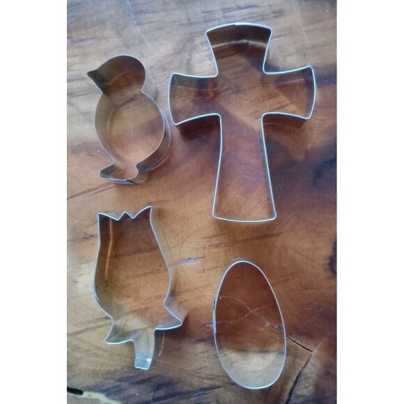 Metal Cookie Cutters Set Of 4 Easter Cross Baking Kitchen Resin Crafting NEW - Picture 1 of 3
